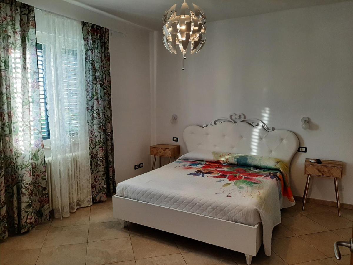 Viola Di Mare Rooms And Parking Termoli Exteriér fotografie